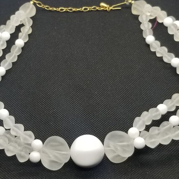 Milky white lucite beaded necklace double‎ strand - Picture 3 of 3